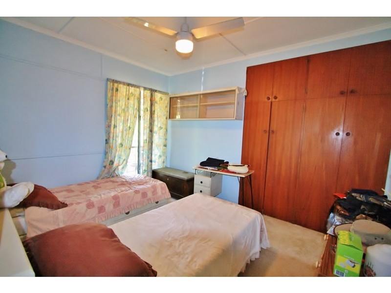 143 Burn Street, Camp Hill QLD 4152