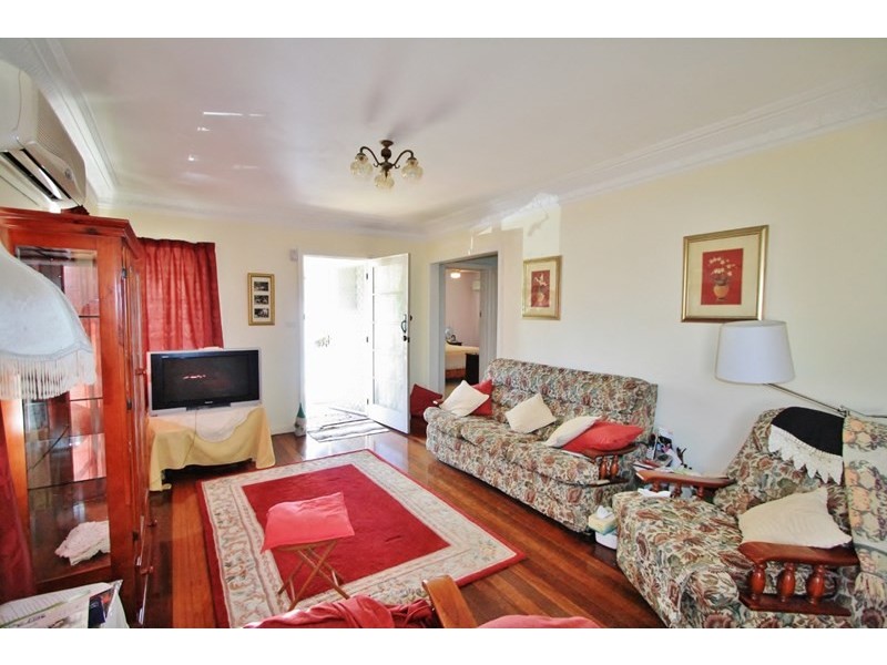 143 Burn Street, Camp Hill QLD 4152