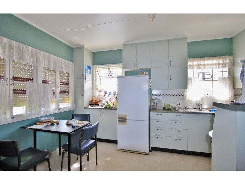 143 Burn Street, Camp Hill QLD 4152