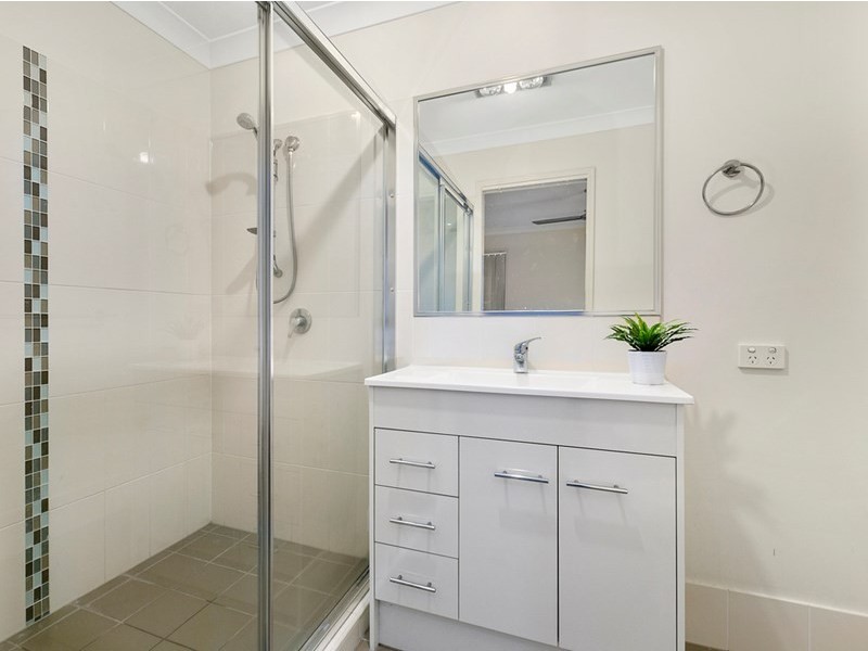 1/1 Lois Place, Redland Bay QLD 4165