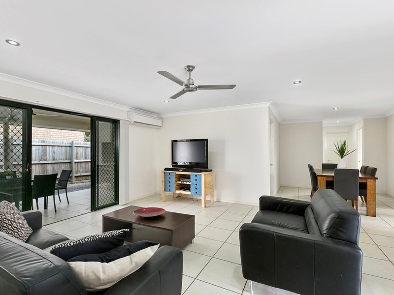 1/1 Lois Place, Redland Bay QLD 4165