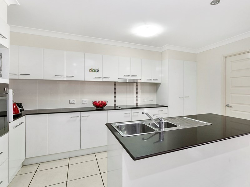 1/1 Lois Place, Redland Bay QLD 4165