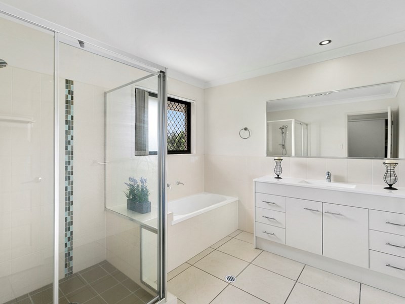 1/1 Lois Place, Redland Bay QLD 4165