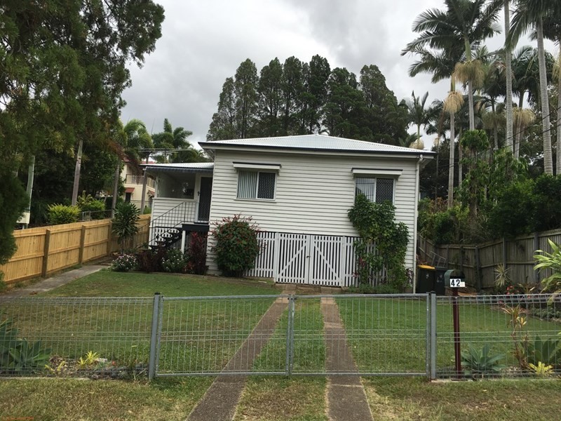 42 Abbotsleigh Street, Holland Park QLD 4121