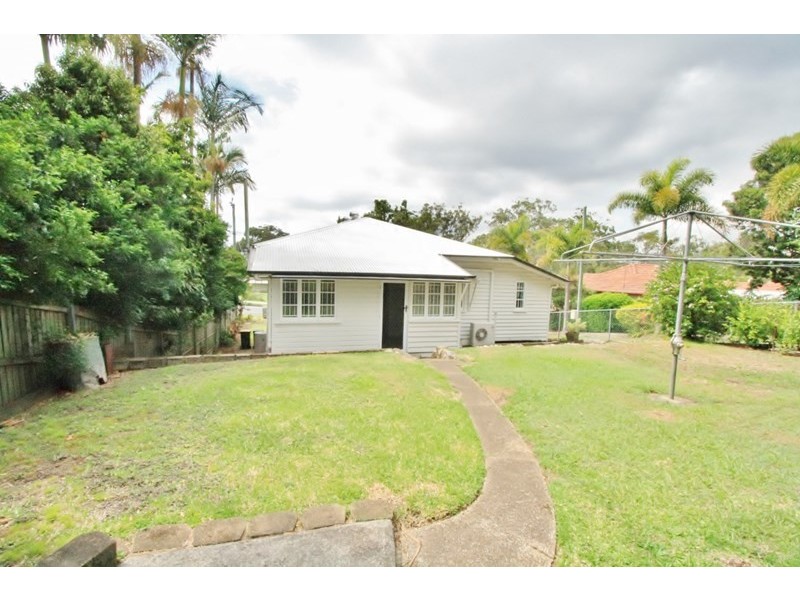 42 Abbotsleigh Street, Holland Park QLD 4121