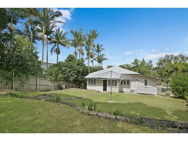 42 Abbotsleigh Street, Holland Park QLD 4121