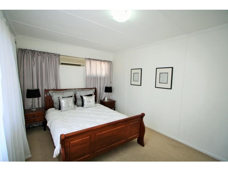 18 Amaroo Street, Archerfield QLD 4108