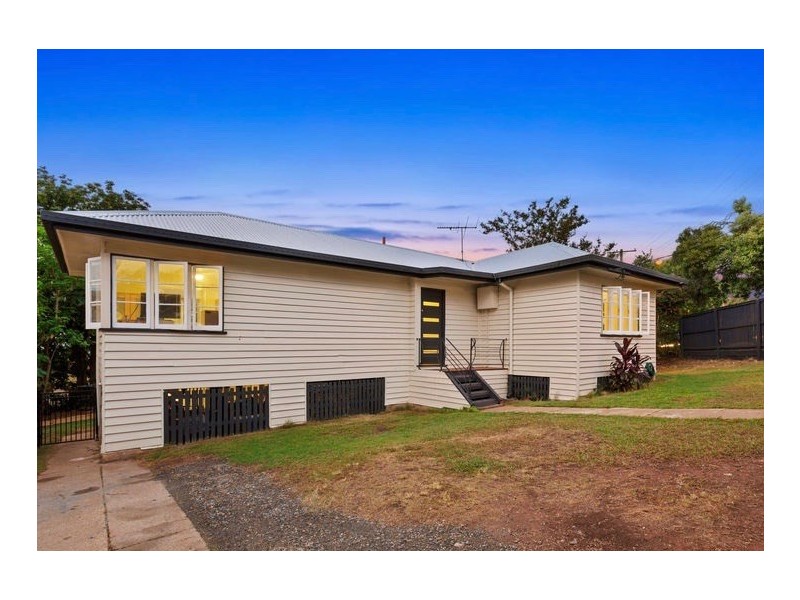 148 Cracknell Road, Tarragindi QLD 4121