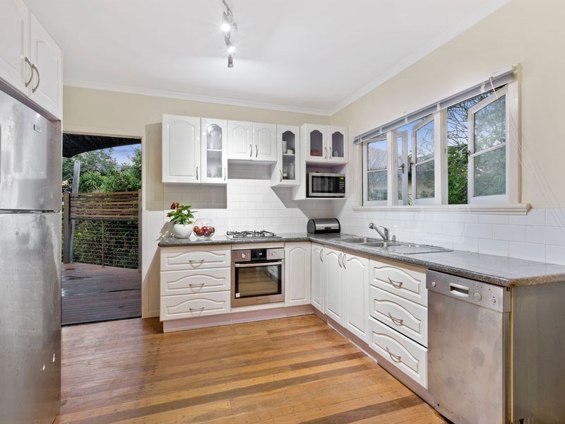 148 Cracknell Road, Tarragindi QLD 4121