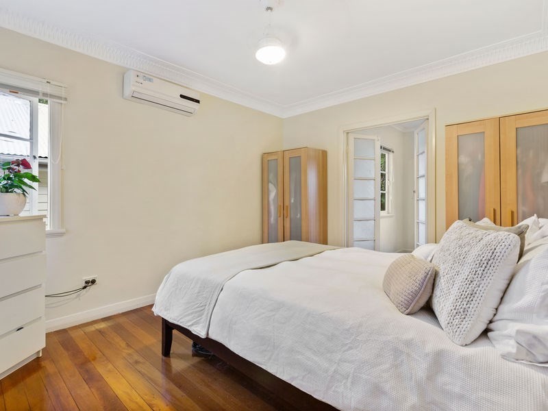 148 Cracknell Road, Tarragindi QLD 4121