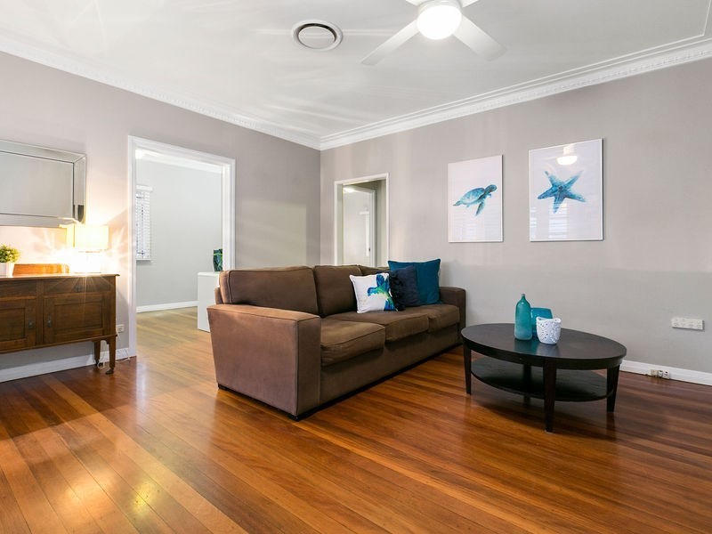 158 Beddoes Street, Holland Park QLD 4121