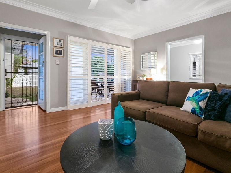 158 Beddoes Street, Holland Park QLD 4121