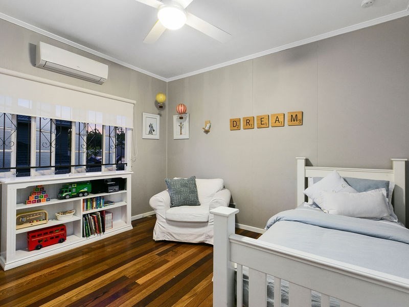 158 Beddoes Street, Holland Park QLD 4121