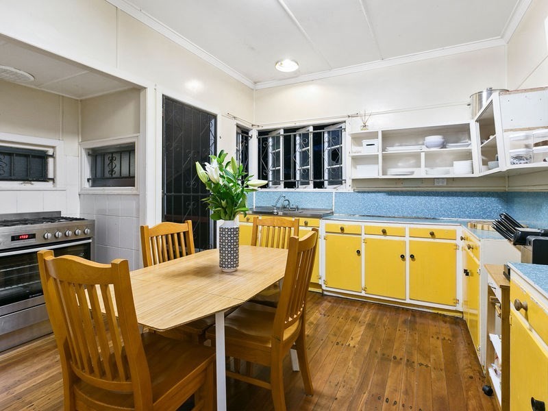 158 Beddoes Street, Holland Park QLD 4121