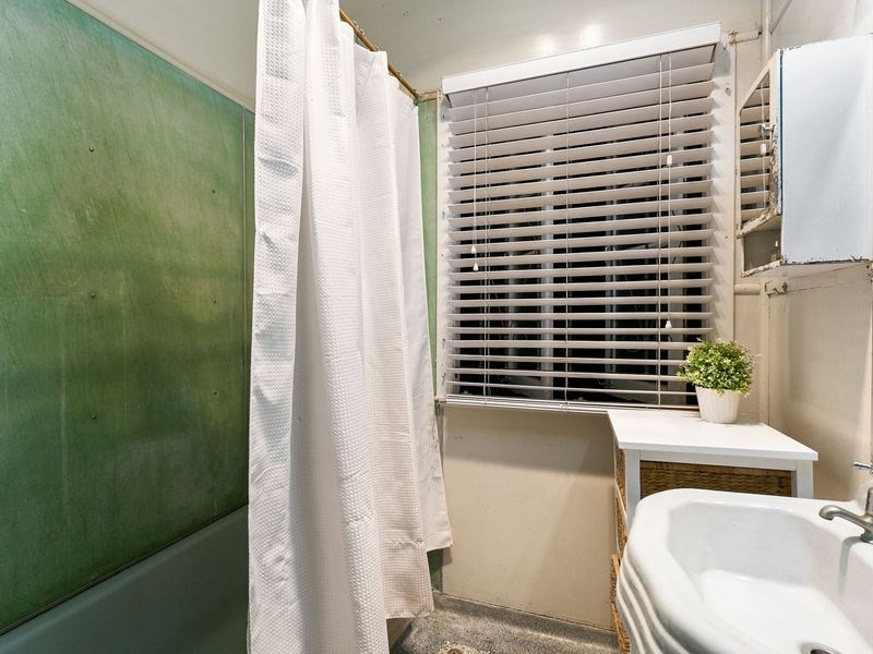 158 Beddoes Street, Holland Park QLD 4121