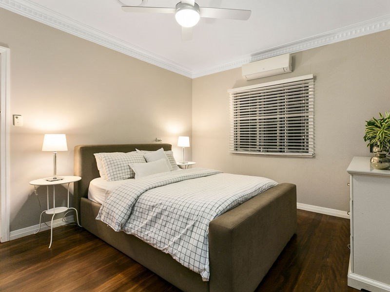 158 Beddoes Street, Holland Park QLD 4121