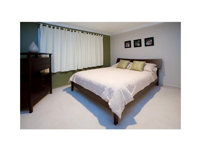 24 Flynn Street, Holland Park West QLD 4121