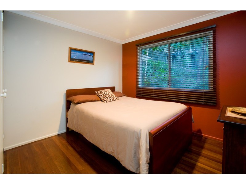 24 Flynn Street, Holland Park West QLD 4121