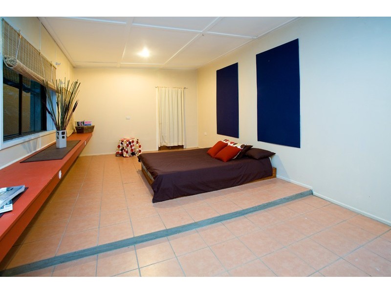 24 Flynn Street, Holland Park West QLD 4121