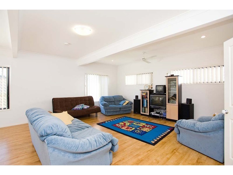 5 Pond Street, Mount Gravatt East QLD 4122