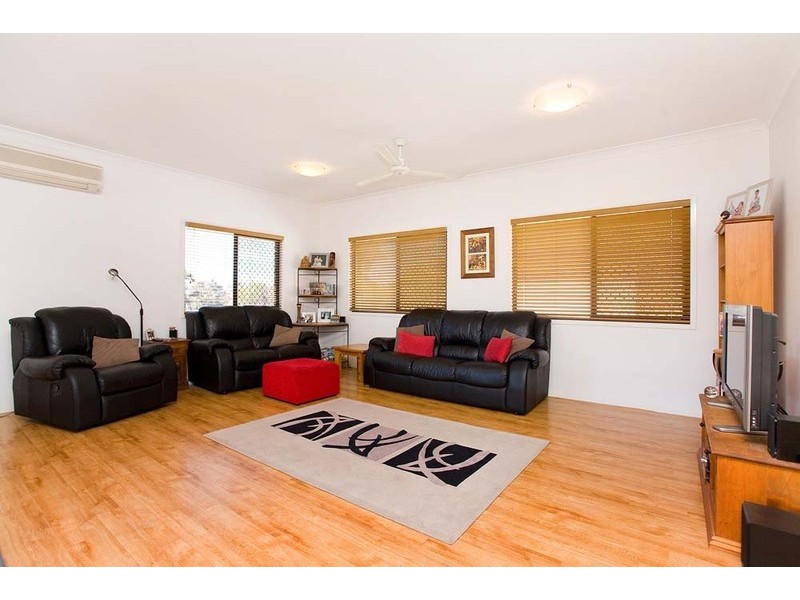 5 Pond Street, Mount Gravatt East QLD 4122