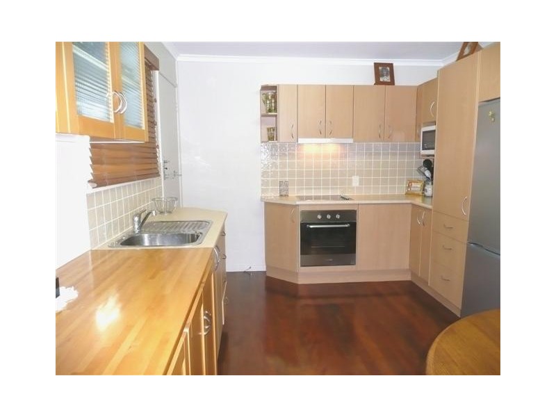 8 Joachim Street, Holland Park West QLD 4121