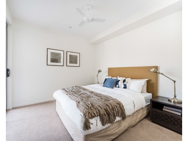 12/902 Logan Road, Holland Park West QLD 4121