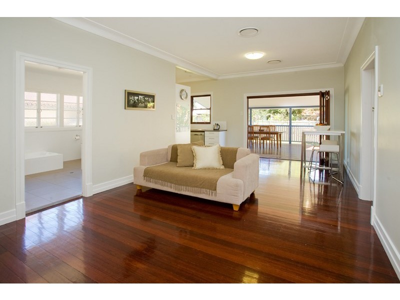 15 Lamette Street, Holland Park QLD 4121