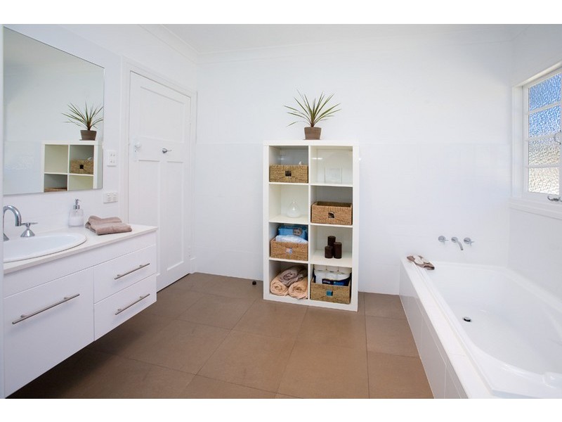 15 Lamette Street, Holland Park QLD 4121