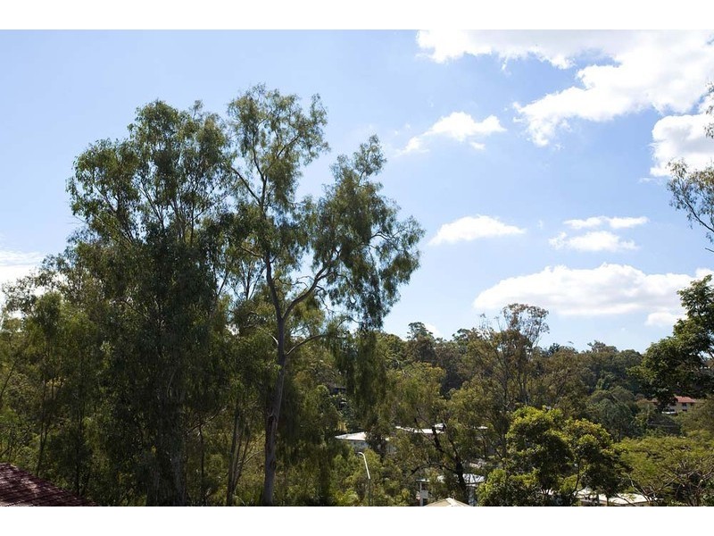 4 Algona Street, Holland Park West QLD 4121