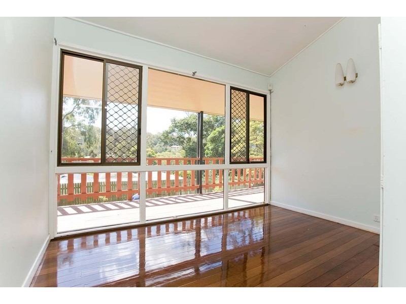 4 Algona Street, Holland Park West QLD 4121