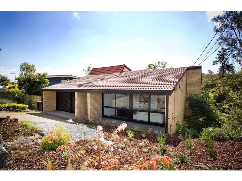 4 Algona Street, Holland Park West QLD 4121