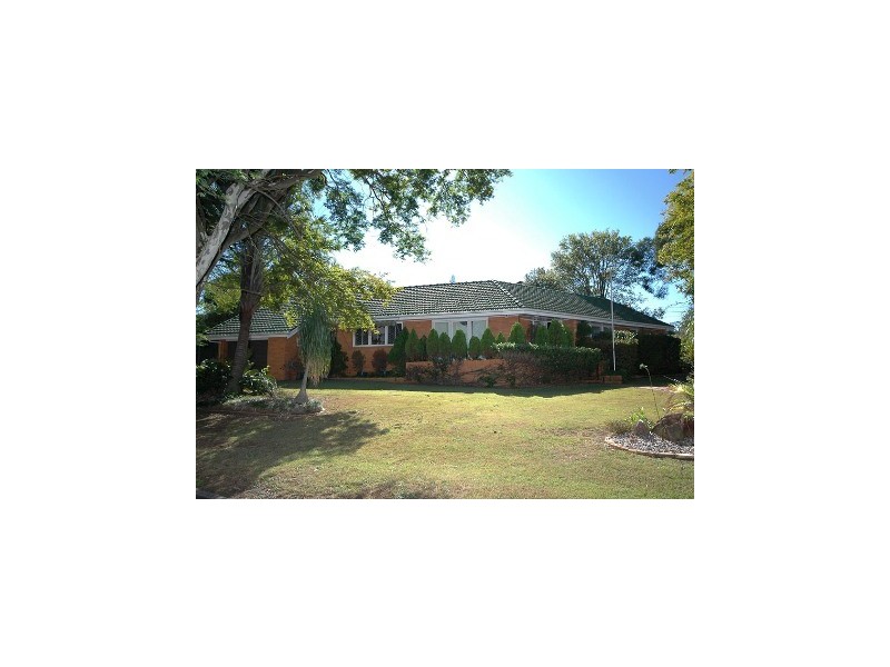 26 Berkeley Street, Holland Park QLD 4121