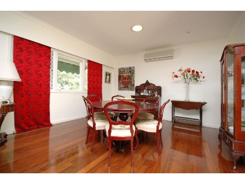 26 Berkeley Street, Holland Park QLD 4121