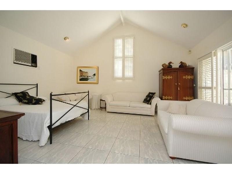 26 Berkeley Street, Holland Park QLD 4121