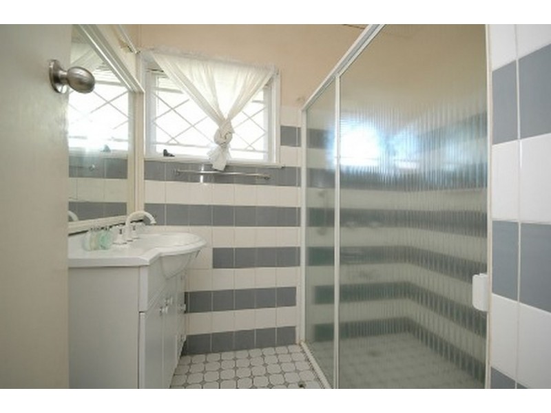 26 Berkeley Street, Holland Park QLD 4121