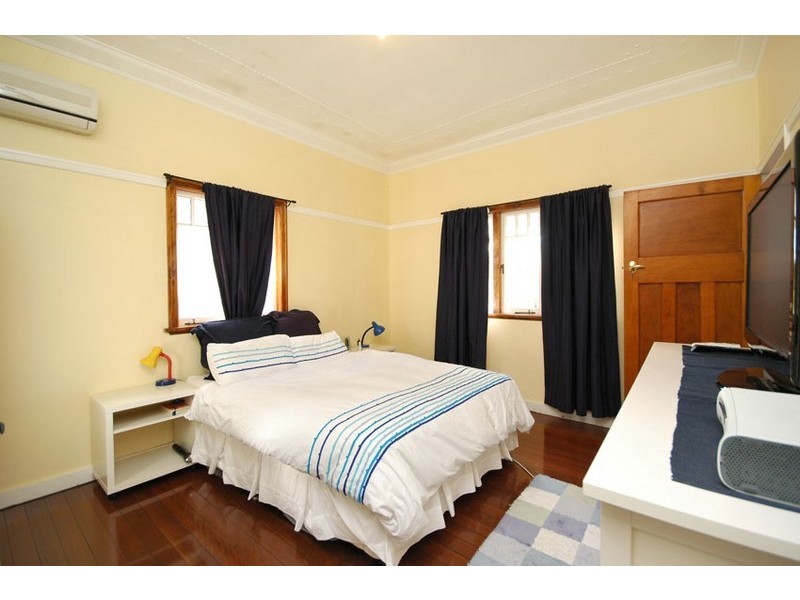 153 Cracknell Road, Tarragindi QLD 4121