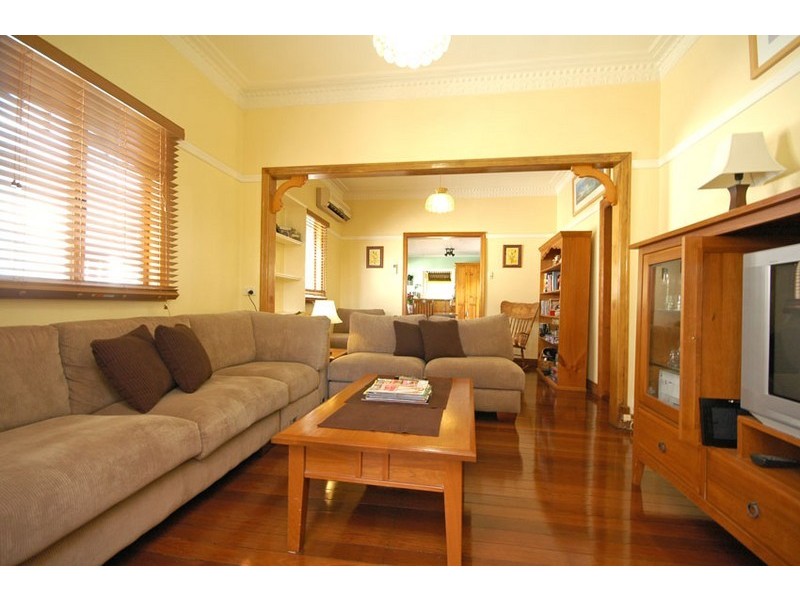 153 Cracknell Road, Tarragindi QLD 4121