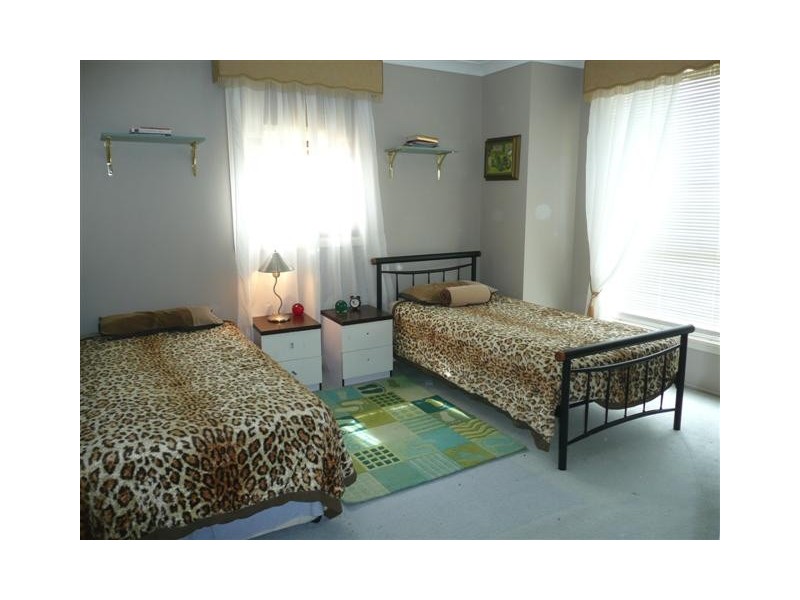 81 Greenmount Avenue, Holland Park QLD 4121