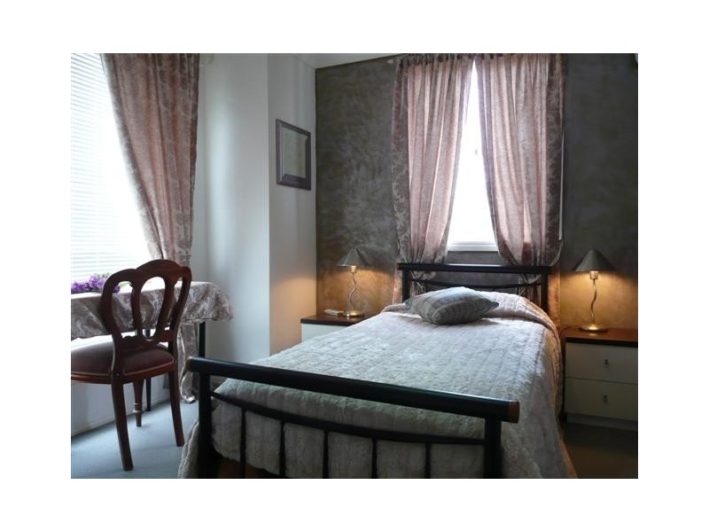 81 Greenmount Avenue, Holland Park QLD 4121