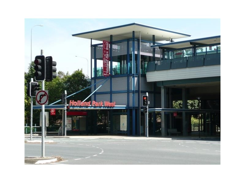 36 Mulsanne Street, Holland Park West QLD 4121