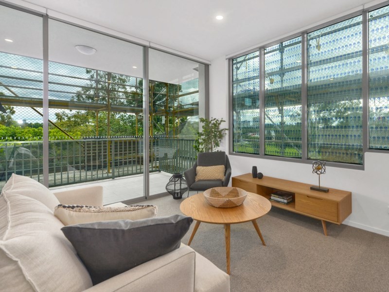 54 Lincoln Street, Greenslopes QLD 4120