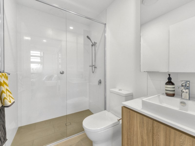 54 Lincoln Street, Greenslopes QLD 4120