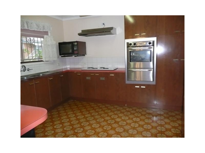 7 Cosmos Street, Macgregor QLD 4109