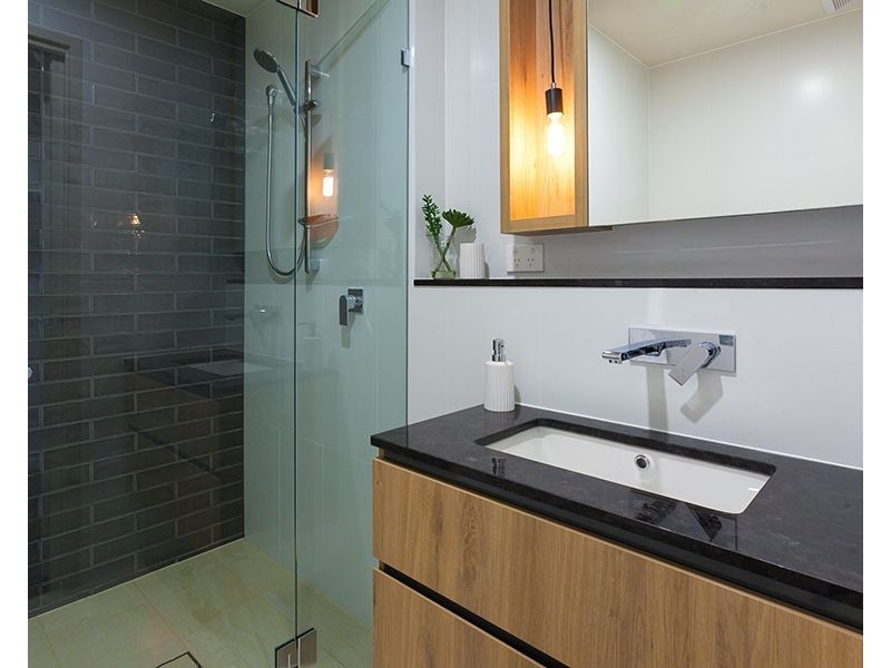 302/27 Commercial Road, Newstead QLD 4006