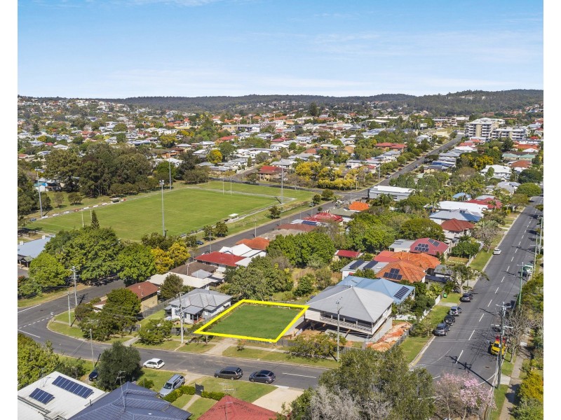 1 Rita Street, Holland Park QLD 4121