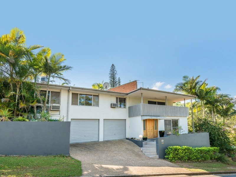10 Cluden Steet, Holland Park West QLD 4121