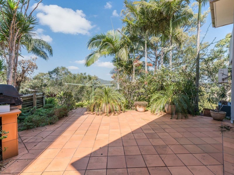 10 Cluden Steet, Holland Park West QLD 4121