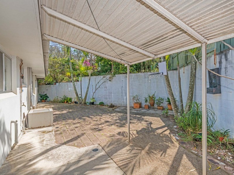 10 Cluden Steet, Holland Park West QLD 4121
