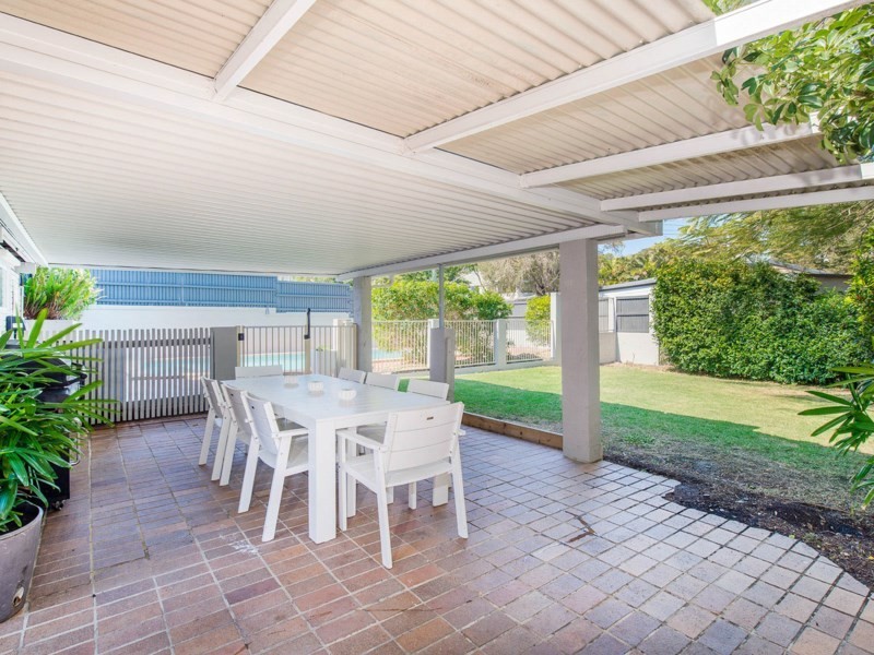 21 Nealdon Street, Holland Park QLD 4121